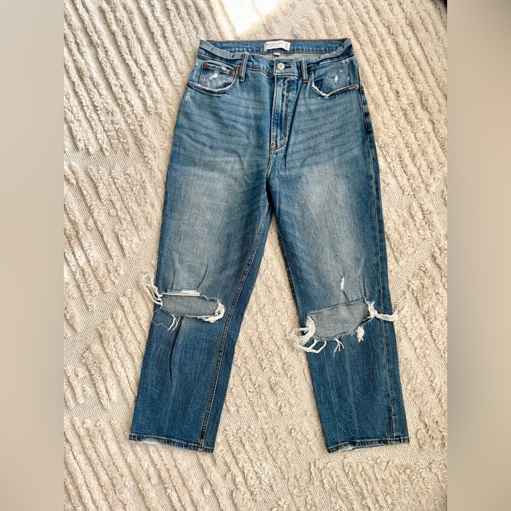 Abercrombie Ankle Straight Curve Love Jeans, Medium Wash, Size 29 Waist